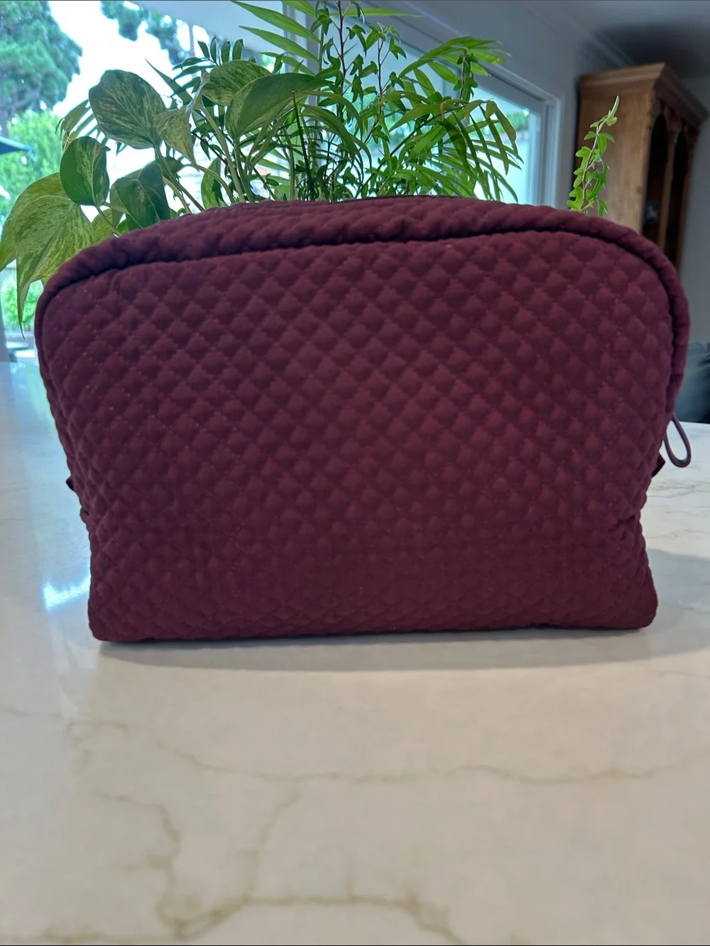 Vera Bradley Iconic Medium Cosmetic bag quilted‎ Burgundy or 